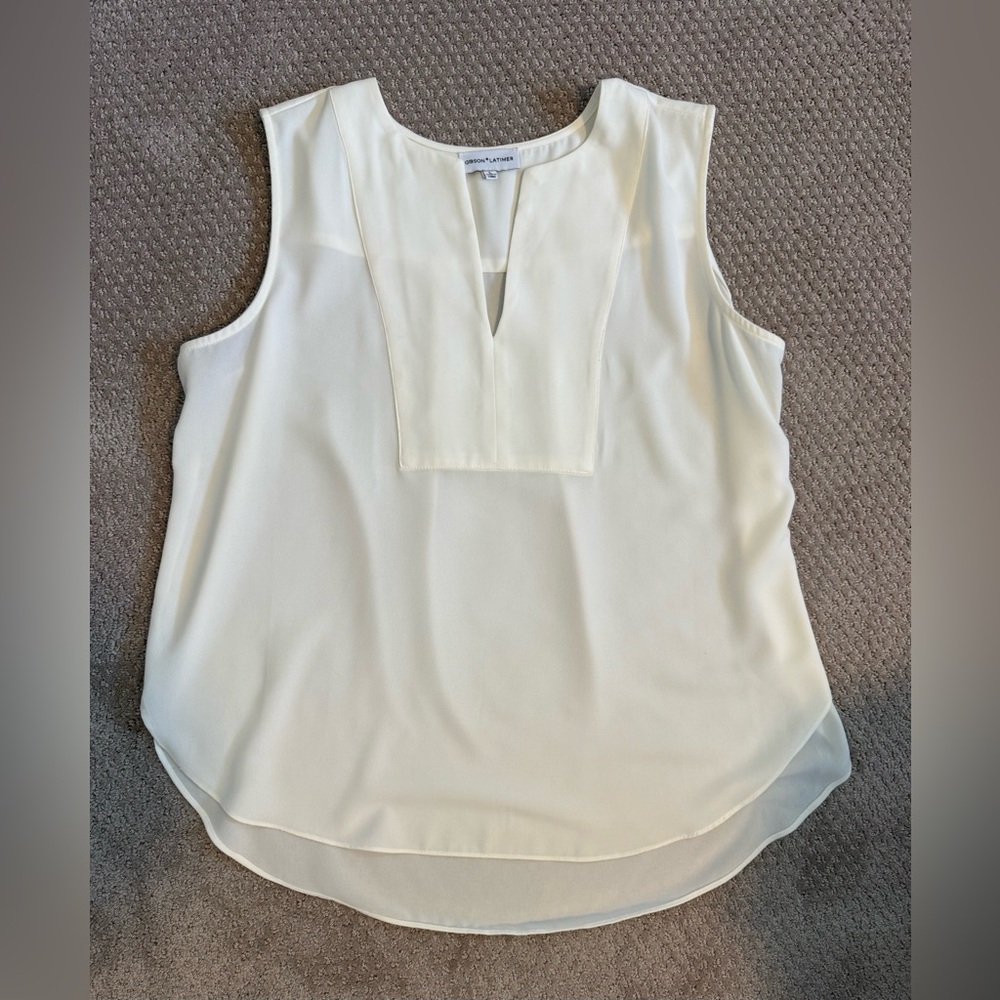Gibson Latimer Cream Sleeveless Blouse